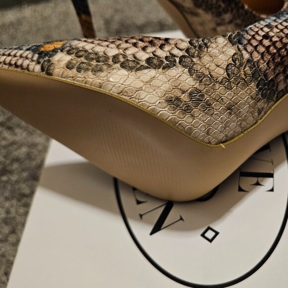Steve Madden snake print pumps 7.5 - Picture 3 of 5